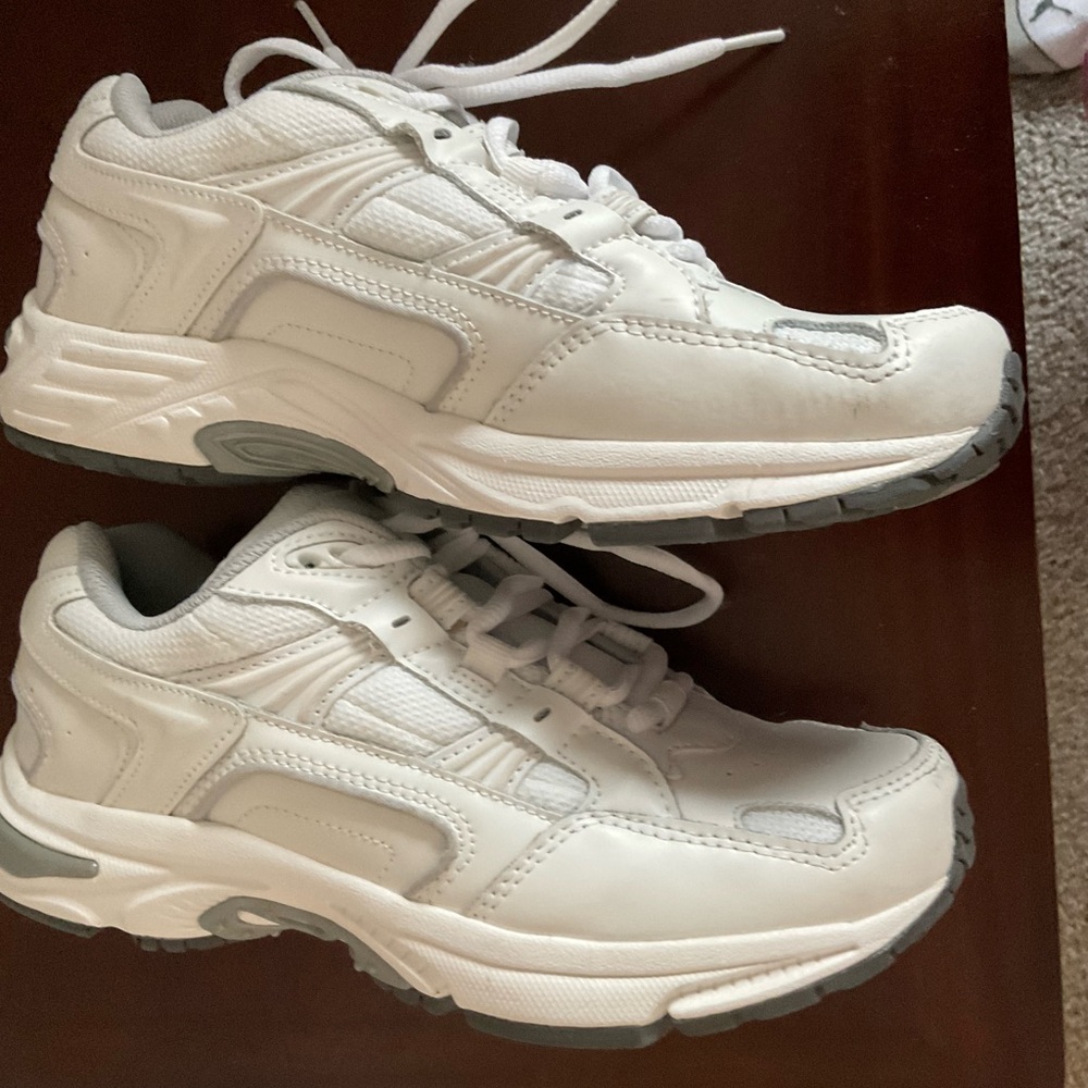 Vionic Performance Walking Sneaker. - image 1